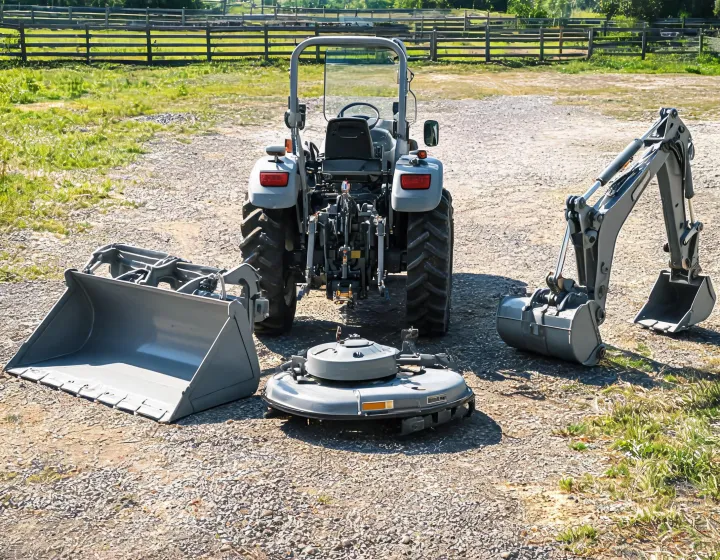 Tractor attachments arranged for a compatibility check